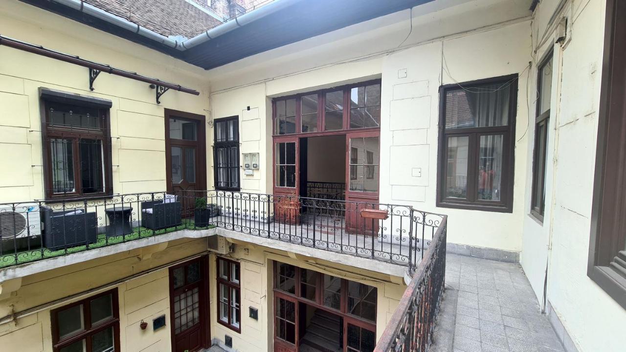 Downtown Akacfa Apartment Budapest Luaran gambar